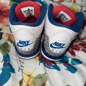 Kids Jordan Retro 3 Blue and White Size 5Y